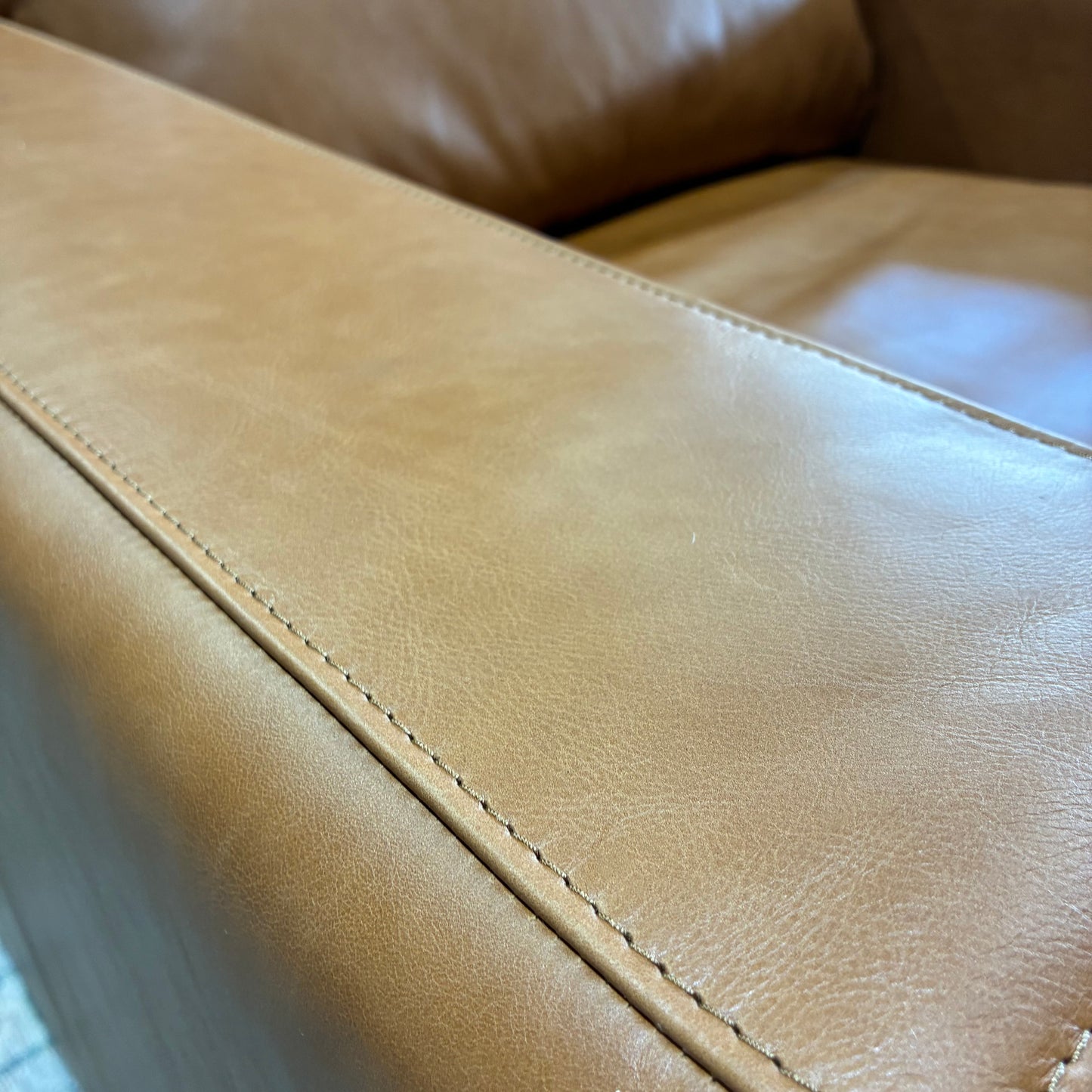 Casterly Dawson Leather Swivel Chair
