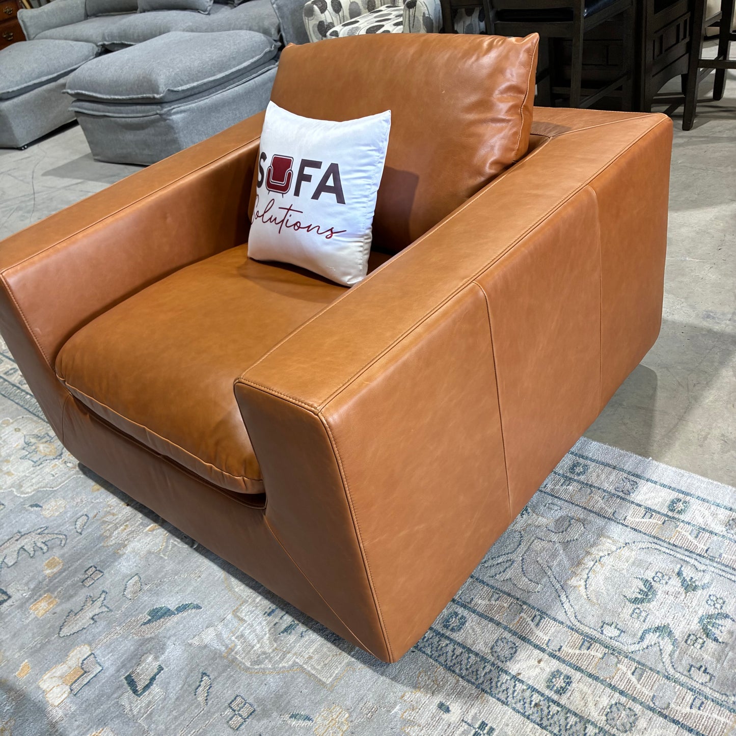 Casterly Dawson Leather Swivel Chair