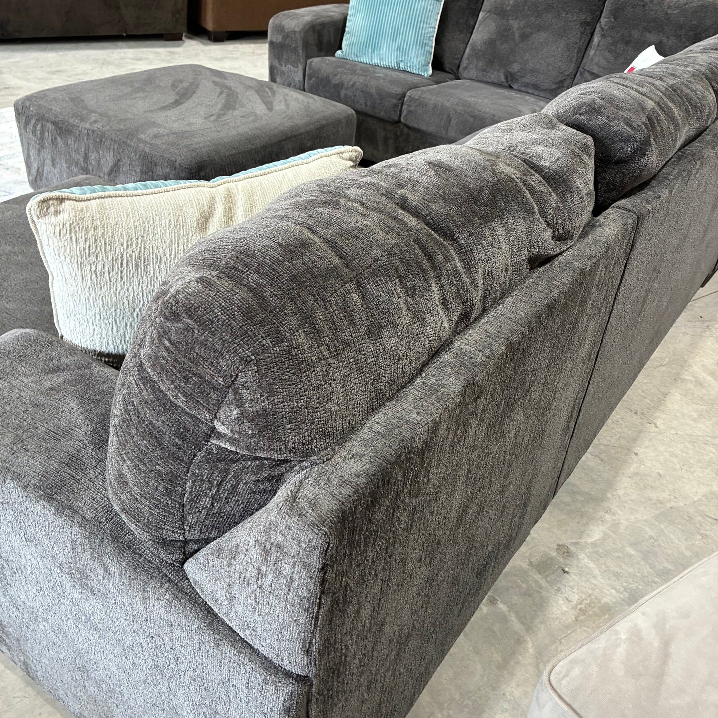 Charcoal Gray Chaise Sectional & Ottoman