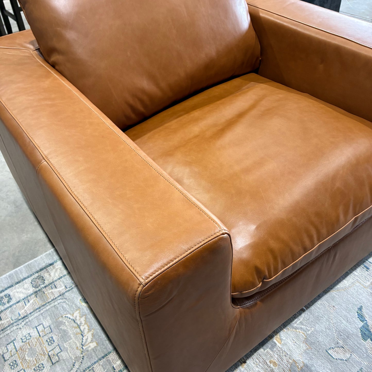 Casterly Dawson Leather Swivel Chair