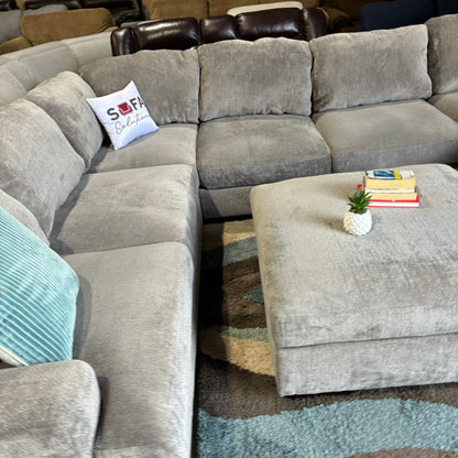 Gray Chaise Sectional & Storage Ottoman